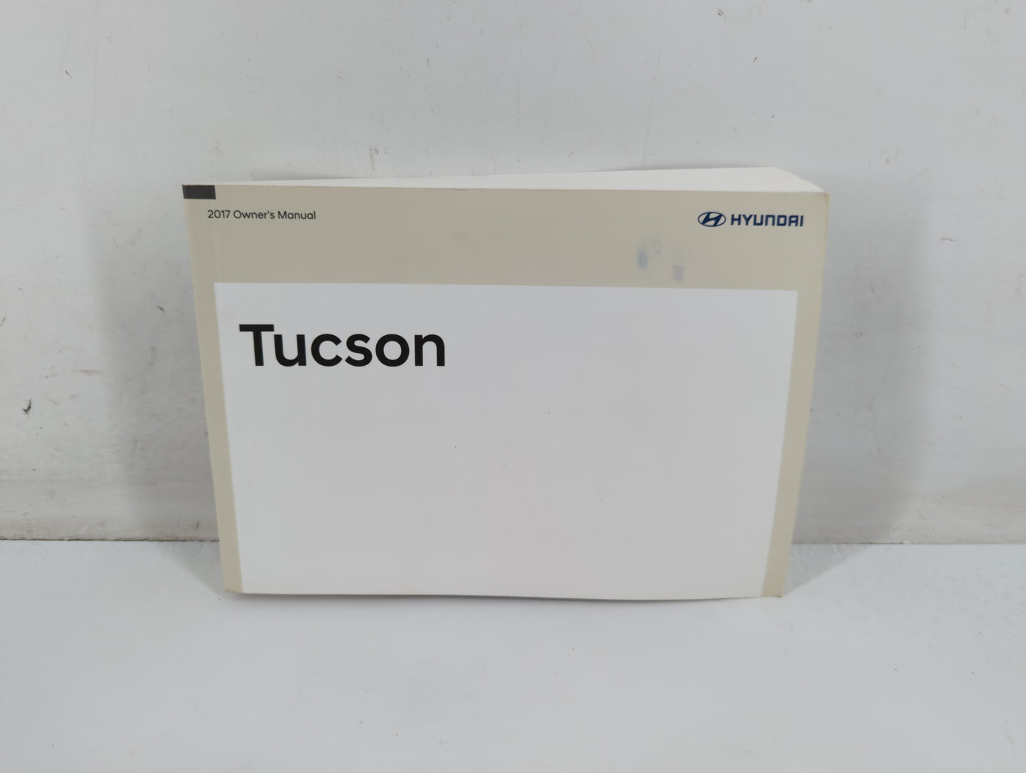 2017 Hyundai Tucson Owners Manual Book Guide P/N:HD3O-EC71E OEM Used Auto Parts - Oemusedautoparts1.com