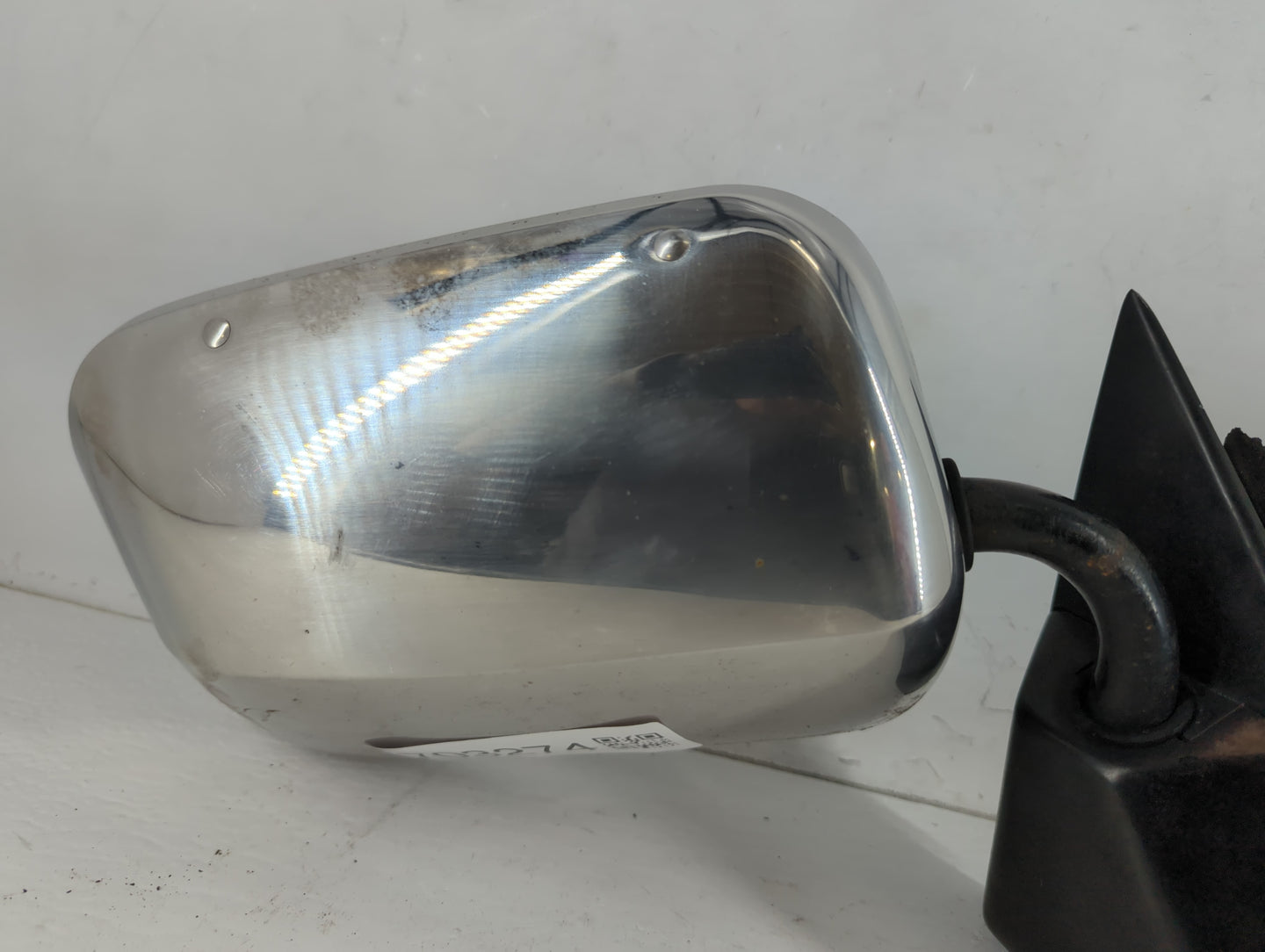 1988 Gmc 1500 Side Mirror Replacement Passenger Right View Door Mirror P/N:18-24300-00 Fits OEM Used Auto Parts - Oemusedautoparts1.com