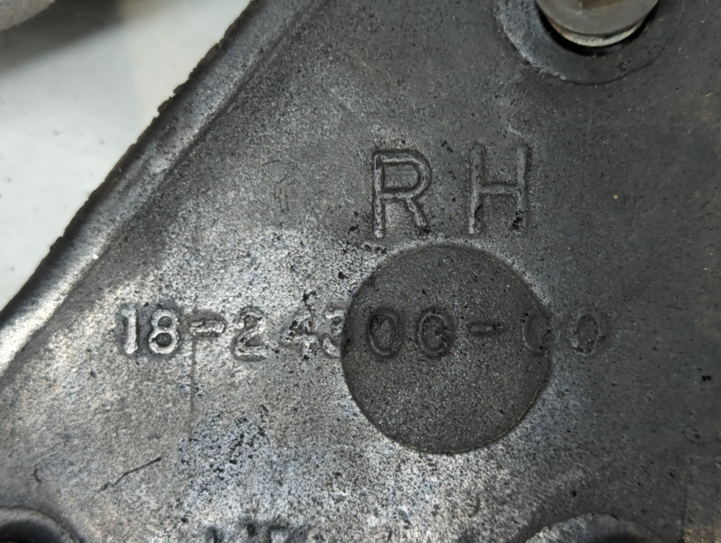 1988 Gmc 1500 Side Mirror Replacement Passenger Right View Door Mirror P/N:18-24300-00 Fits OEM Used Auto Parts - Oemusedautoparts1.com