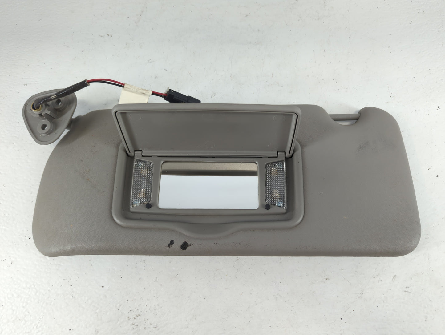 2004-2009 Cadillac Srx Sun Visor Shade Replacement Driver Left Mirror Fits Fits 2004 2005 2006 2007 2008 2009 OEM Used Auto Parts - Oemusedautoparts1.com