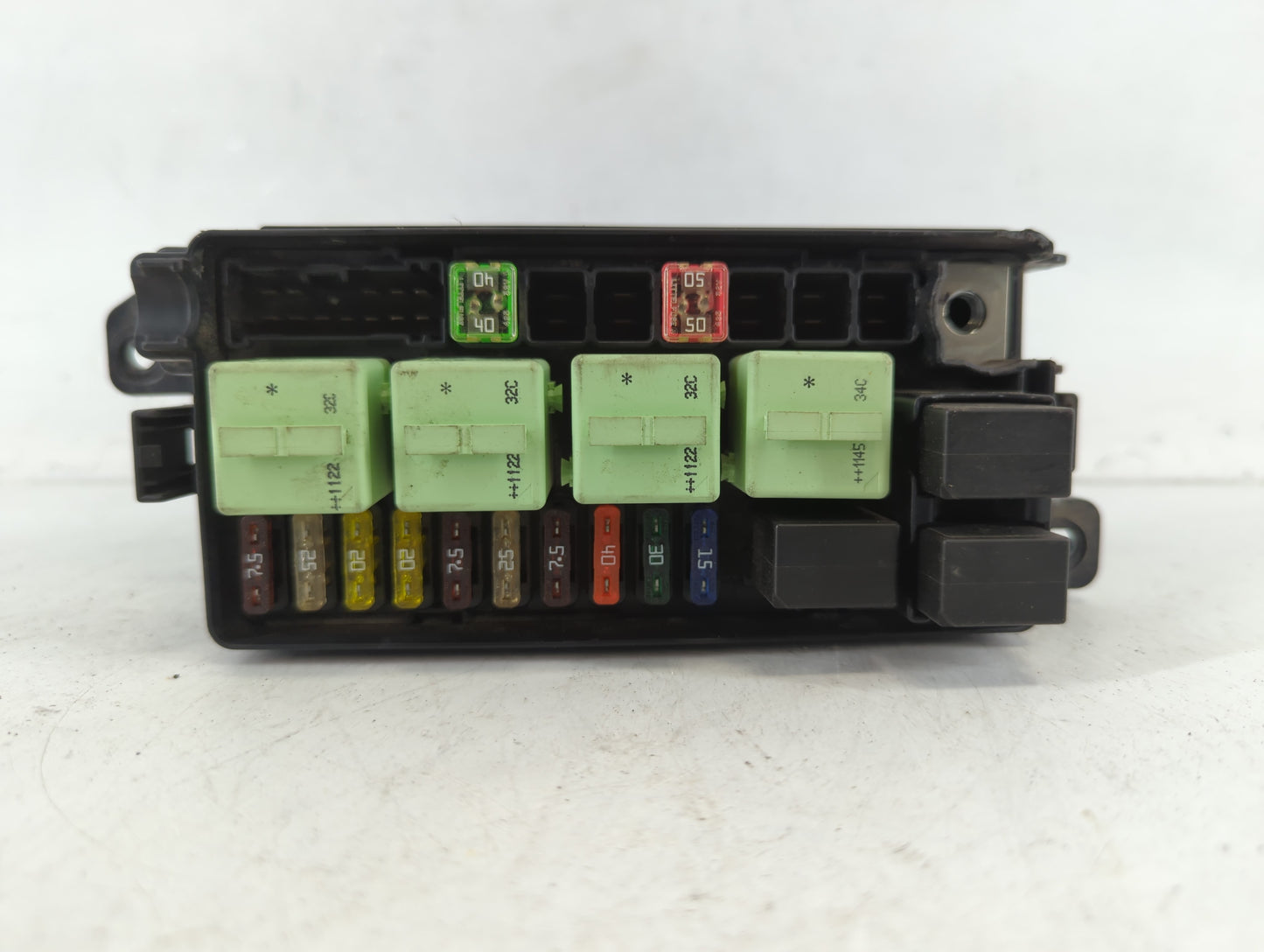 2012 Mini Cooper Clubman Fusebox Fuse Box Panel Relay Module P/N:9240946-01 Fits Fits 2011 2013 2014 2015 2016 OEM Used Auto Parts - Oemusedautoparts1.com