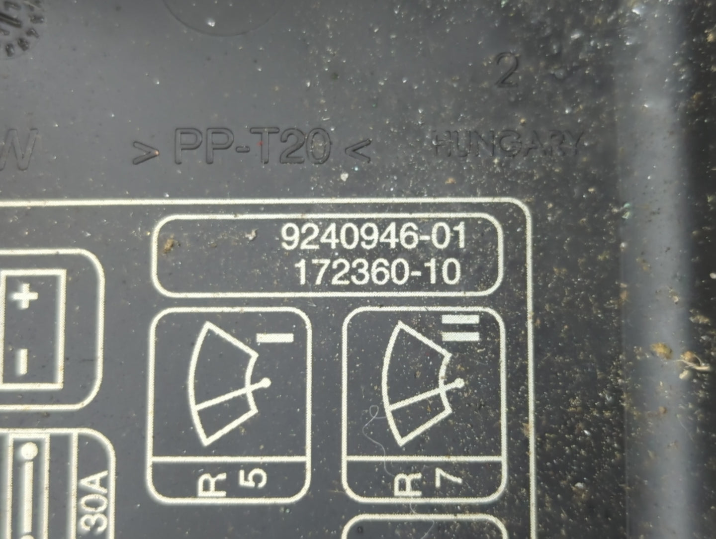 2012 Mini Cooper Clubman Fusebox Fuse Box Panel Relay Module P/N:9240946-01 Fits Fits 2011 2013 2014 2015 2016 OEM Used Auto Parts - Oemusedautoparts1.com