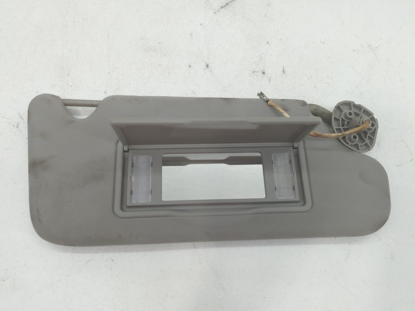2006-2016 Chevrolet Impala Sun Visor Shade Replacement Passenger Right Mirror Fits OEM Used Auto Parts - Oemusedautoparts1.com