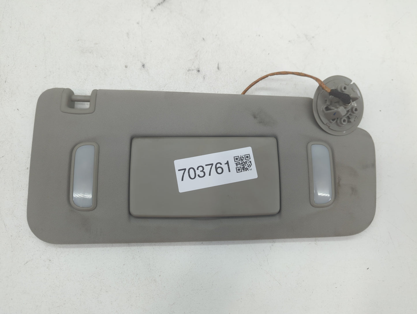 2011 Chevrolet Traverse Sun Visor Shade Replacement Passenger Right Mirror Fits OEM Used Auto Parts - Oemusedautoparts1.com