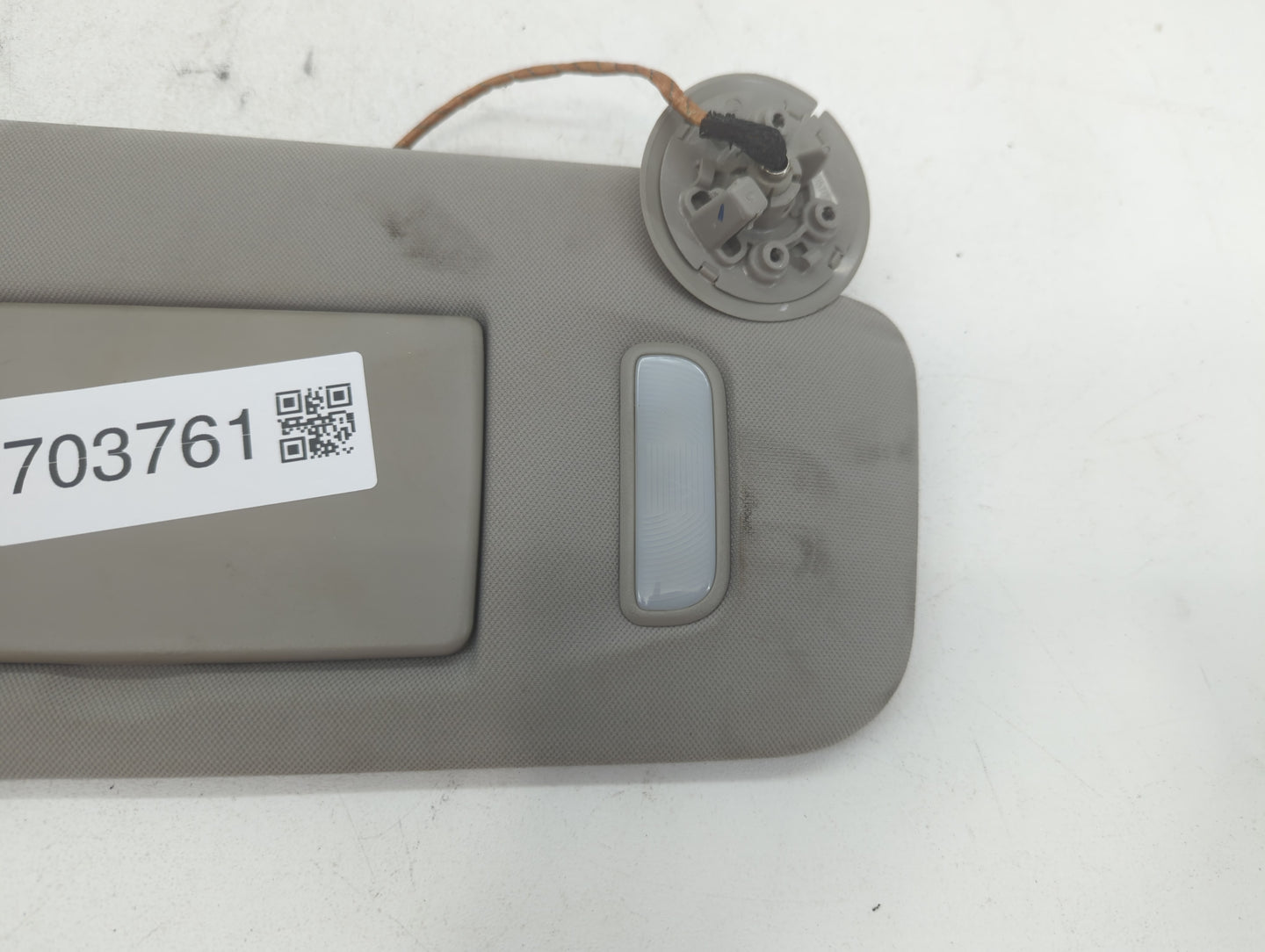 2011 Chevrolet Traverse Sun Visor Shade Replacement Passenger Right Mirror Fits OEM Used Auto Parts - Oemusedautoparts1.com