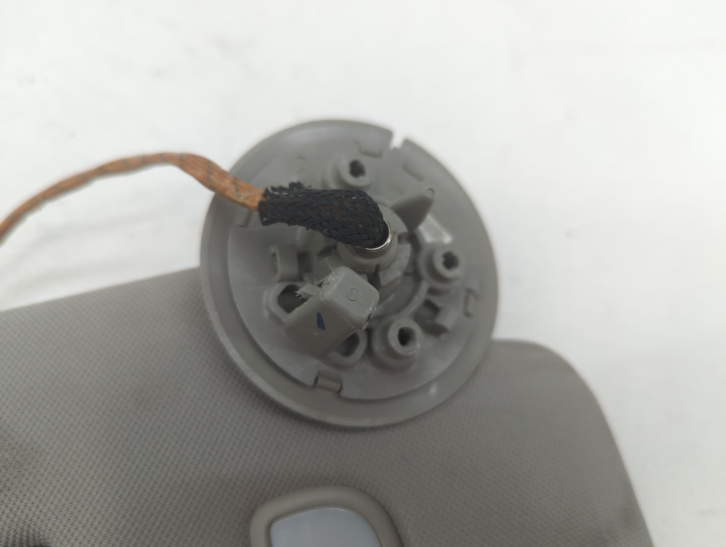 2011 Chevrolet Traverse Sun Visor Shade Replacement Passenger Right Mirror Fits OEM Used Auto Parts - Oemusedautoparts1.com