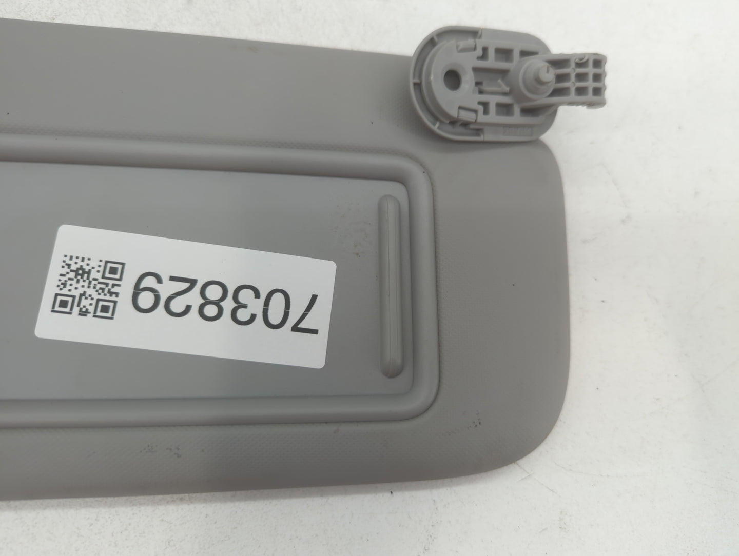 2021-2022 Hyundai Elantra Sun Visor Shade Replacement Passenger Right Mirror Fits Fits 2021 2022 OEM Used Auto Parts - Oemusedautoparts1.com
