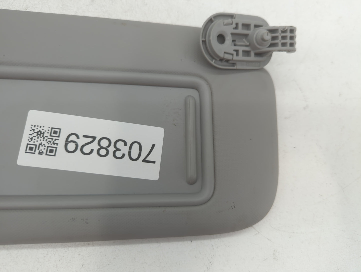 2021-2022 Hyundai Elantra Sun Visor Shade Replacement Passenger Right Mirror Fits Fits 2021 2022 OEM Used Auto Parts - Oemusedautoparts1.com