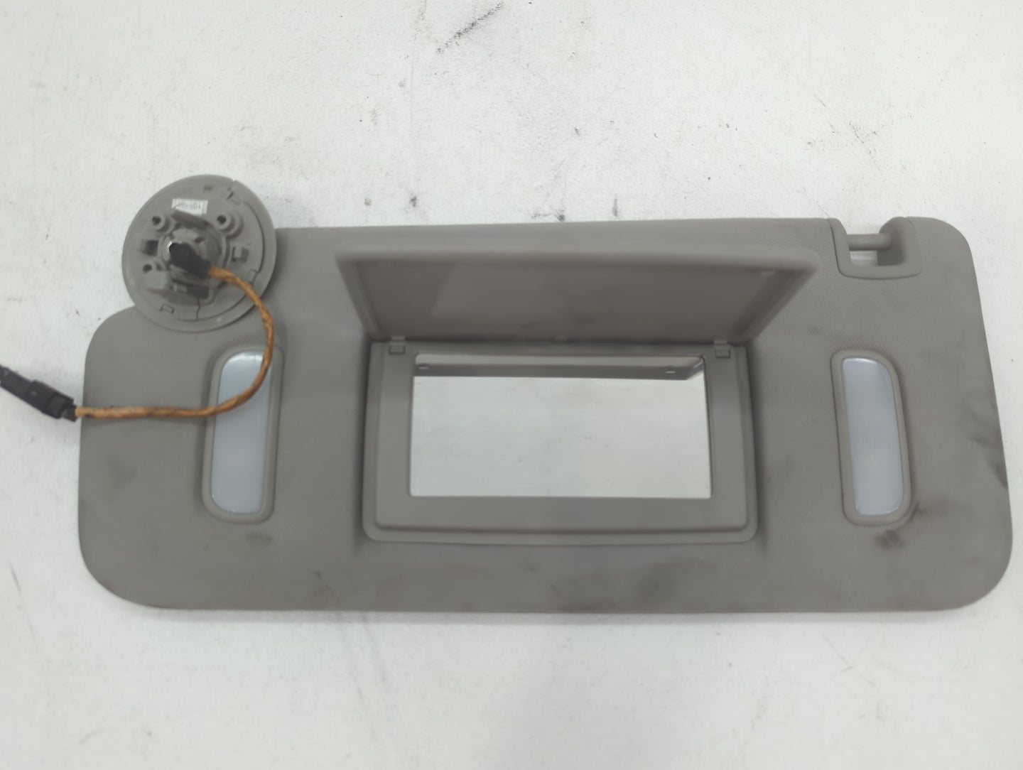 2011 Chevrolet Traverse Sun Visor Shade Replacement Driver Left Mirror Fits OEM Used Auto Parts - Oemusedautoparts1.com