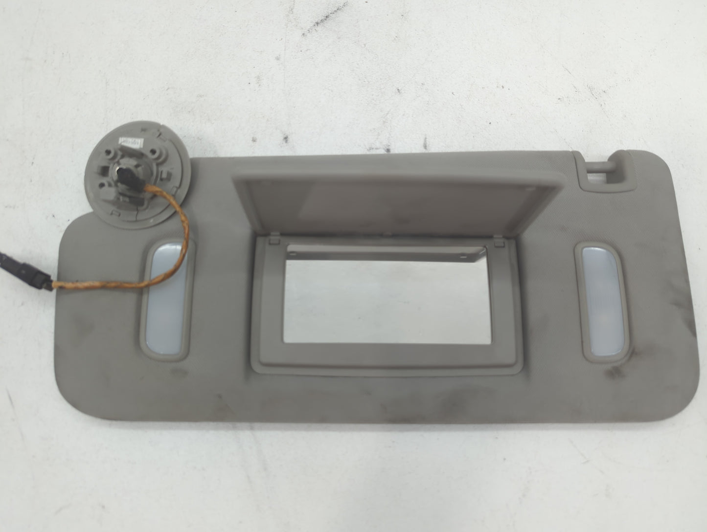 2011 Chevrolet Traverse Sun Visor Shade Replacement Driver Left Mirror Fits OEM Used Auto Parts - Oemusedautoparts1.com