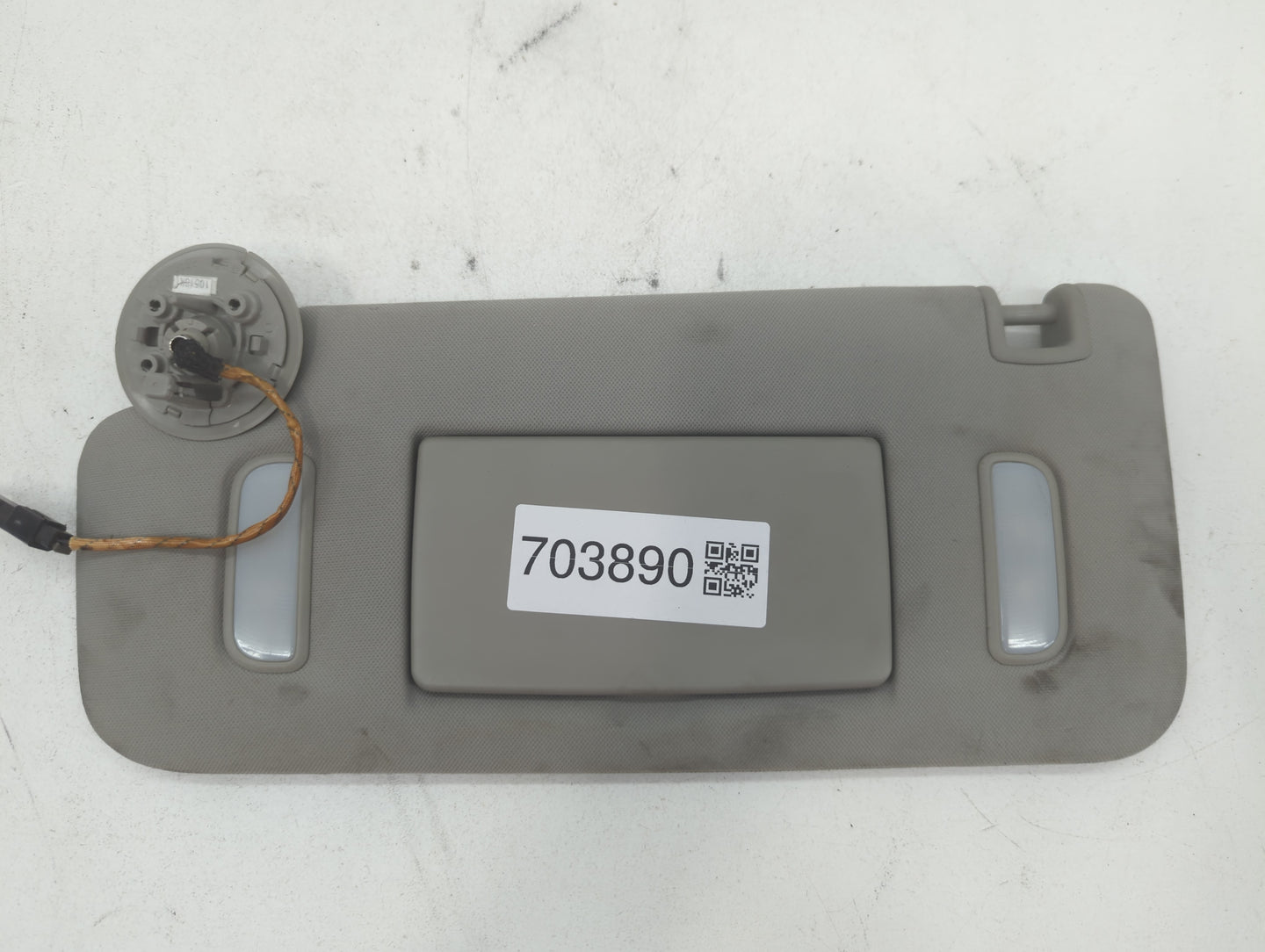 2011 Chevrolet Traverse Sun Visor Shade Replacement Driver Left Mirror Fits OEM Used Auto Parts - Oemusedautoparts1.com