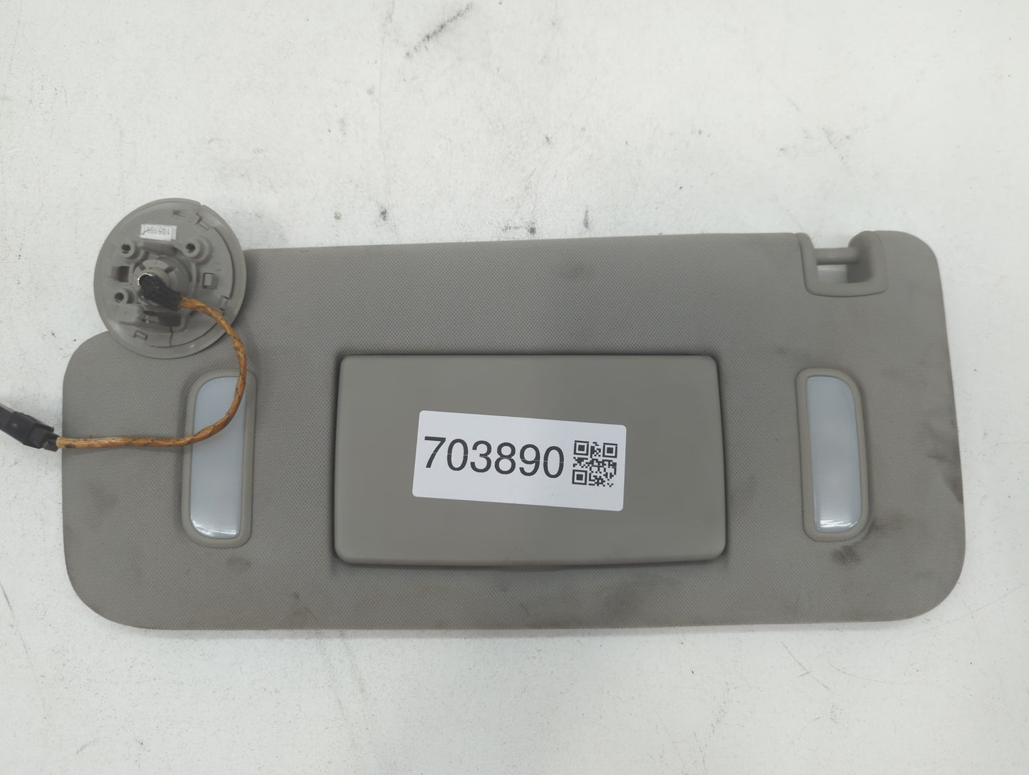 2011 Chevrolet Traverse Sun Visor Shade Replacement Driver Left Mirror Fits OEM Used Auto Parts - Oemusedautoparts1.com