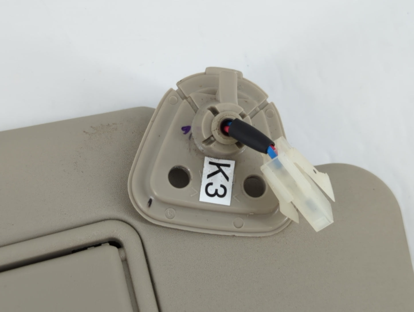 2008-2015 Nissan Rogue Sun Visor Shade Replacement Passenger Right Mirror Fits Fits 2008 2009 2010 2011 2012 2013 2014 2015 OEM Used Auto Parts - Oemusedautoparts1.com
