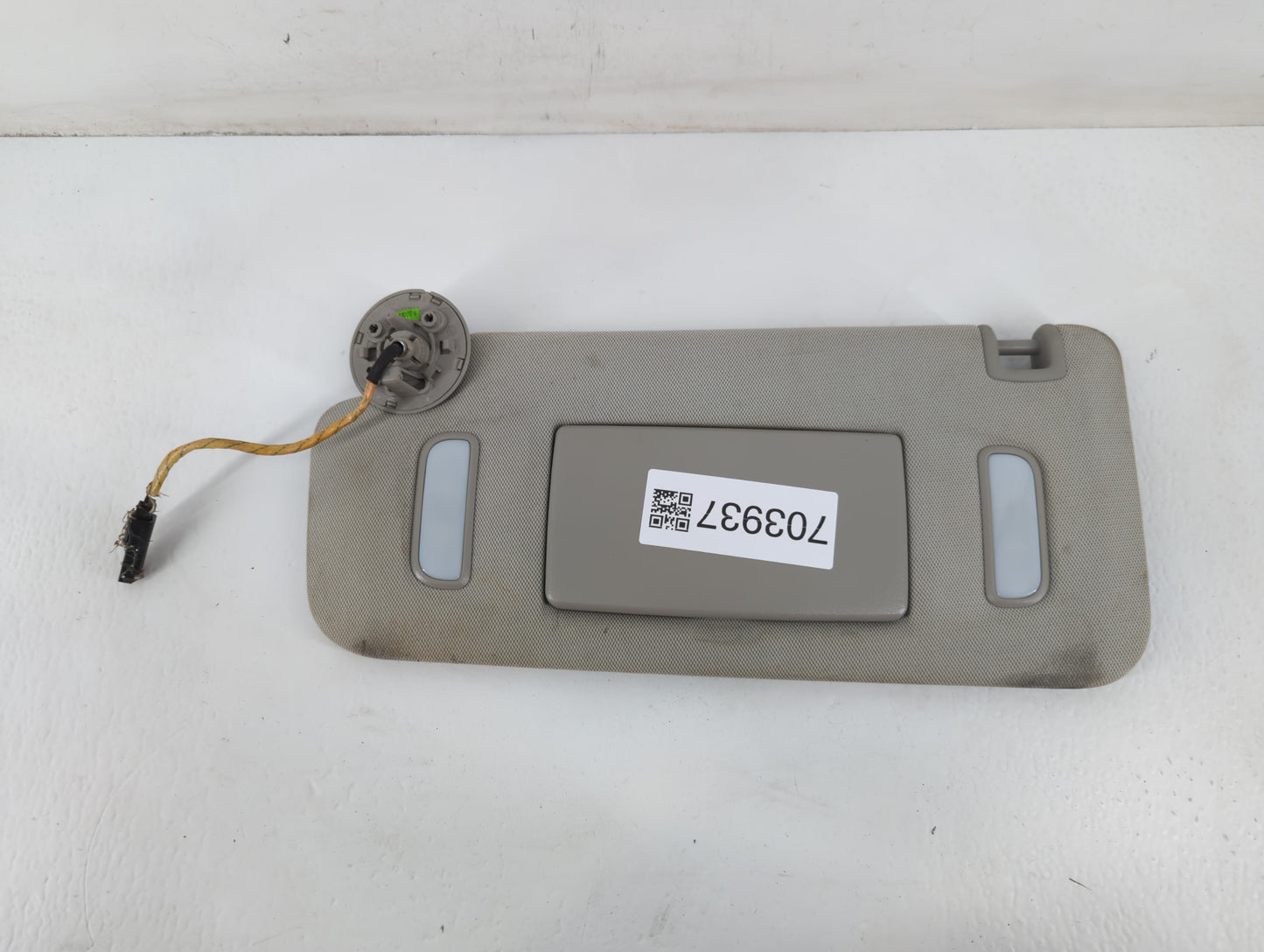 2010-2017 Chevrolet Equinox Sun Visor Shade Replacement Passenger Right Mirror Fits Fits 2010 2011 2012 2013 2014 2015 2016 2017 OEM Used Auto Parts - Oemusedautoparts1.com