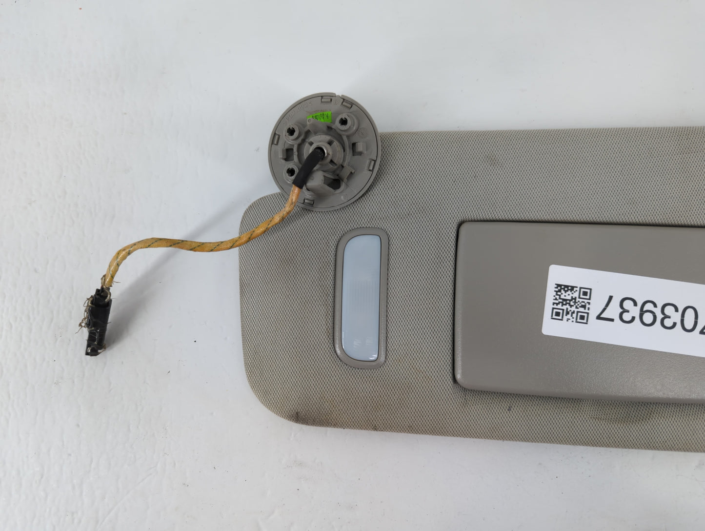 2010-2017 Chevrolet Equinox Sun Visor Shade Replacement Passenger Right Mirror Fits Fits 2010 2011 2012 2013 2014 2015 2016 2017 OEM Used Auto Parts - Oemusedautoparts1.com