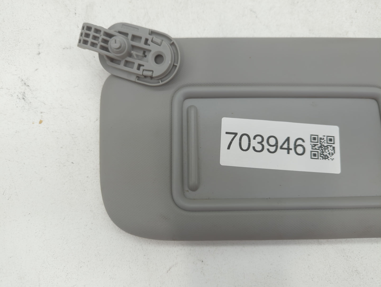 2021-2022 Hyundai Elantra Sun Visor Shade Replacement Driver Left Mirror Fits Fits 2021 2022 OEM Used Auto Parts - Oemusedautoparts1.com