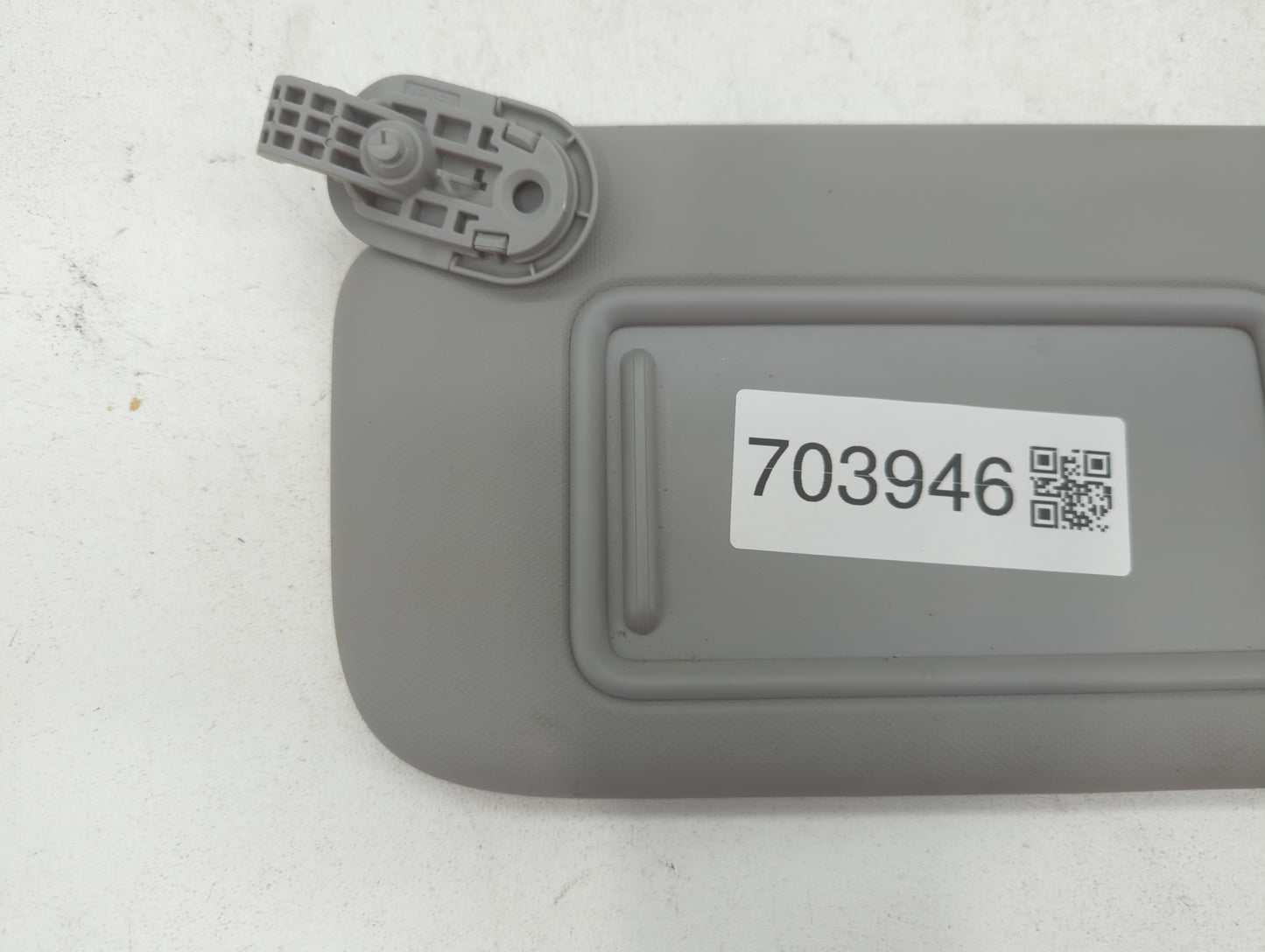 2021-2022 Hyundai Elantra Sun Visor Shade Replacement Driver Left Mirror Fits Fits 2021 2022 OEM Used Auto Parts - Oemusedautoparts1.com