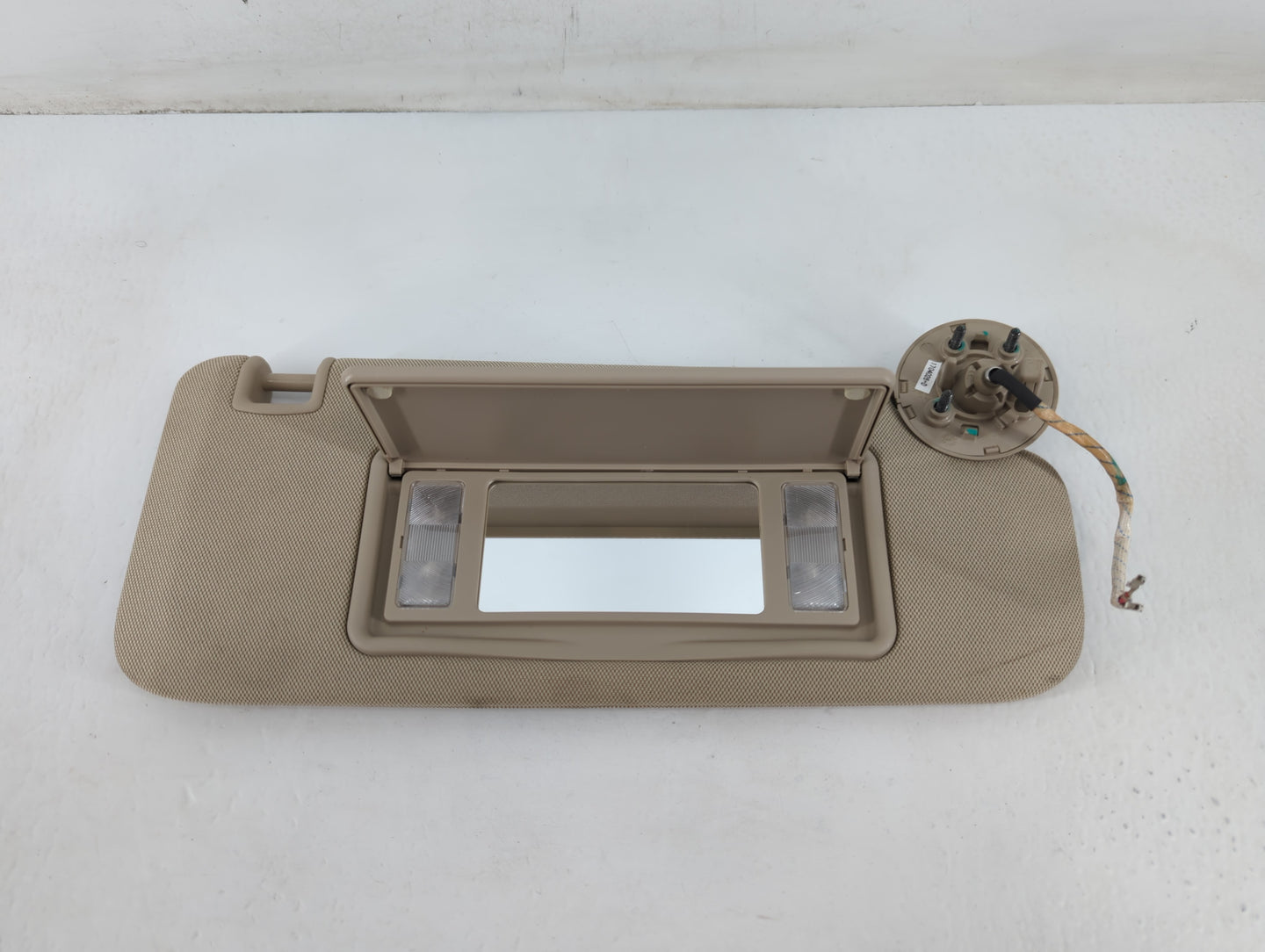 2016-2020 Buick Envision Sun Visor Shade Replacement Passenger Right Mirror Fits Fits 2016 2017 2018 2019 2020 OEM Used Auto Parts - Oemusedautoparts1.com