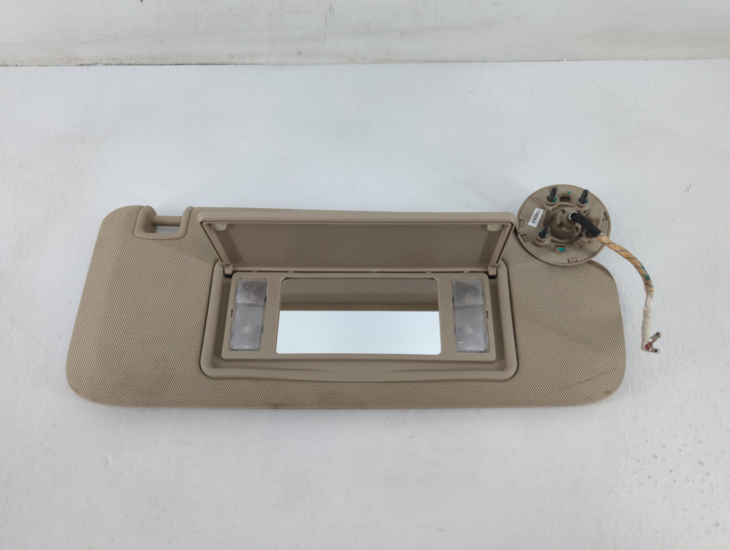 2016-2020 Buick Envision Sun Visor Shade Replacement Passenger Right Mirror Fits Fits 2016 2017 2018 2019 2020 OEM Used Auto Parts - Oemusedautoparts1.com