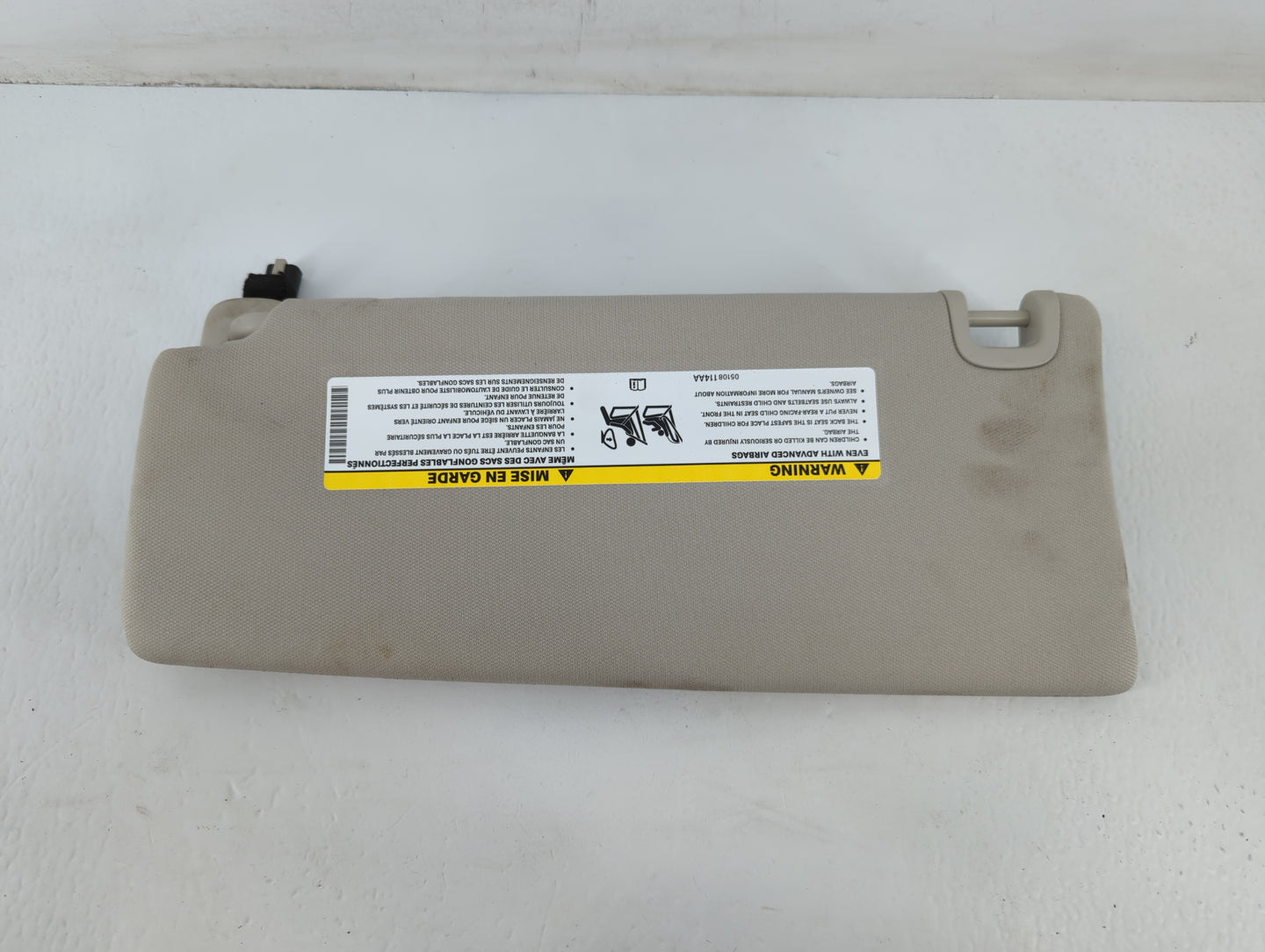 2014-2018 Jeep Cherokee Sun Visor Shade Replacement Passenger Right Mirror Fits Fits 2014 2015 2016 2017 2018 OEM Used Auto Parts - Oemusedautoparts1.com