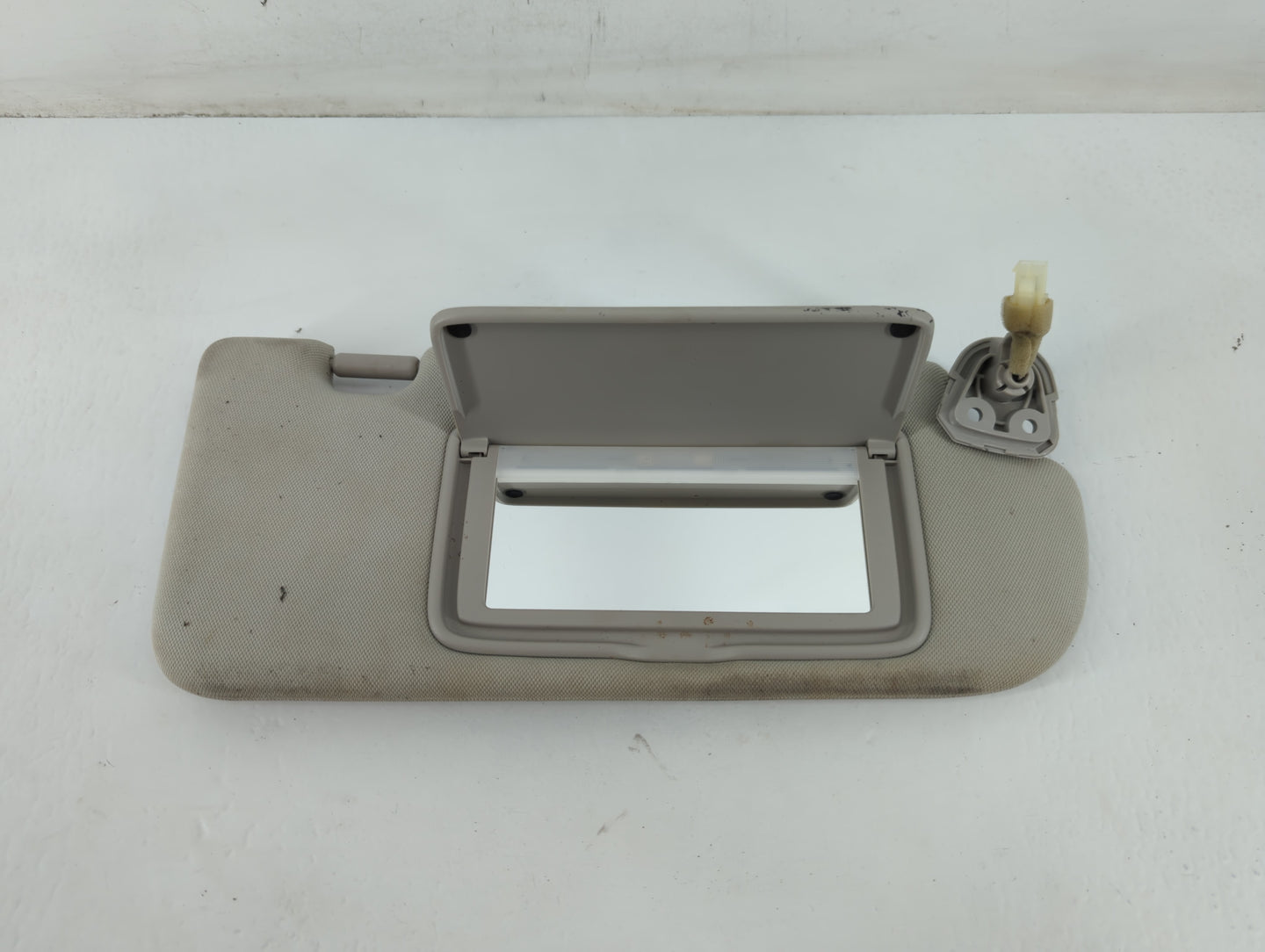 2014-2020 Infiniti Q50 Sun Visor Shade Replacement Passenger Right Mirror Fits Fits 2014 2015 2016 2017 2018 2019 2020 OEM Used Auto Parts - Oemusedautoparts1.com