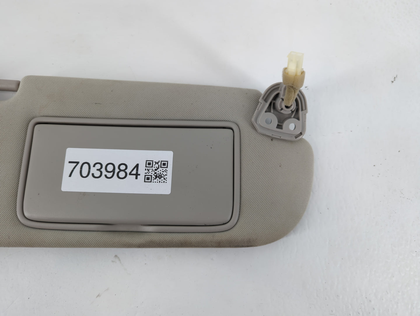 2014-2020 Infiniti Q50 Sun Visor Shade Replacement Passenger Right Mirror Fits Fits 2014 2015 2016 2017 2018 2019 2020 OEM Used Auto Parts - Oemusedautoparts1.com
