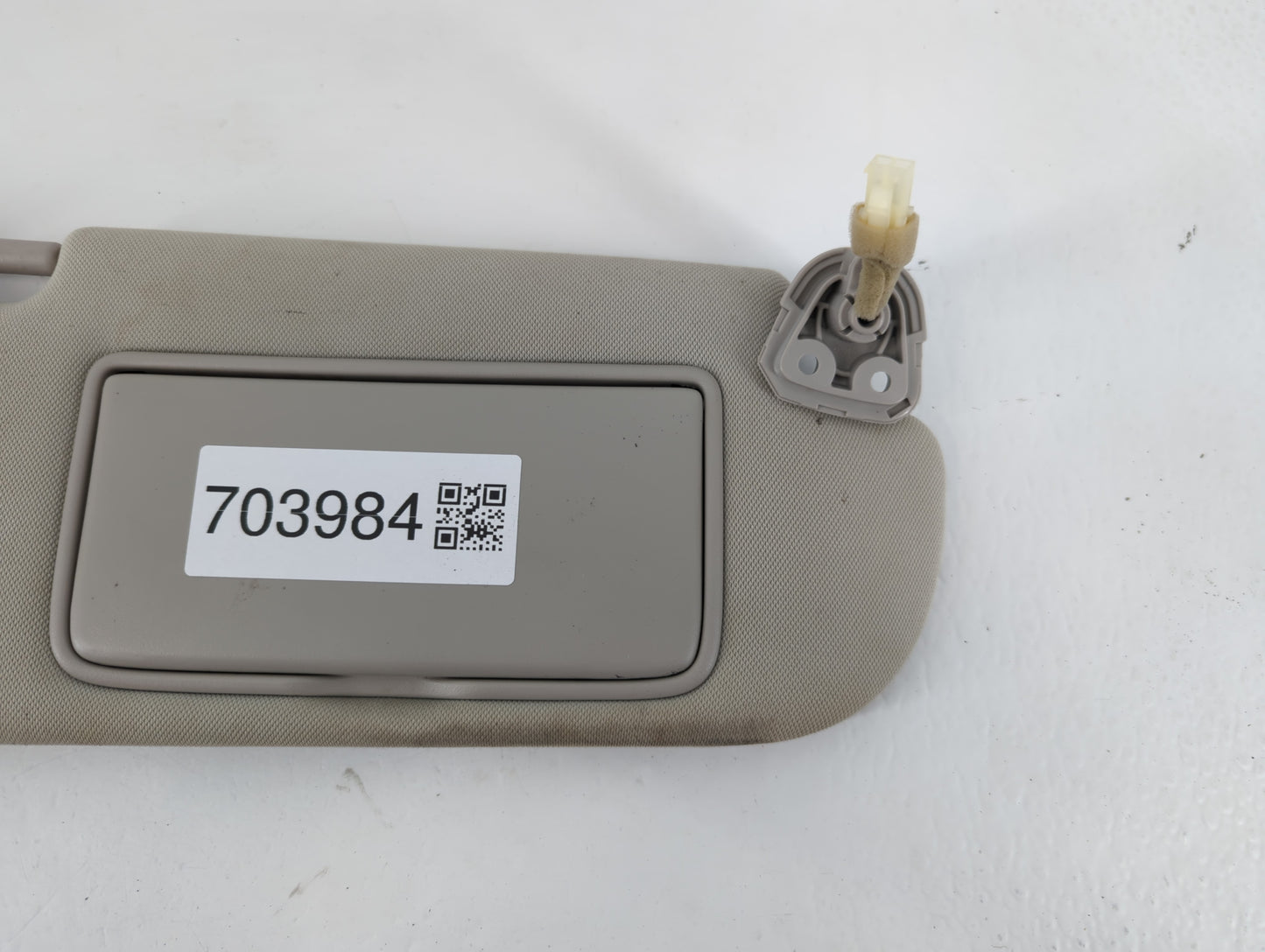 2014-2020 Infiniti Q50 Sun Visor Shade Replacement Passenger Right Mirror Fits Fits 2014 2015 2016 2017 2018 2019 2020 OEM Used Auto Parts - Oemusedautoparts1.com