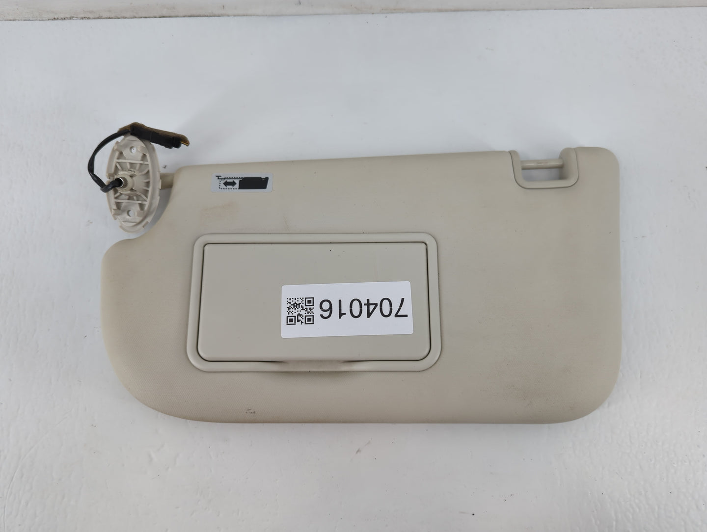 2013-2019 Ford Escape Sun Visor Shade Replacement Driver Left Mirror Fits Fits 2013 2014 2015 2016 2017 2018 2019 OEM Used Auto Parts - Oemusedautoparts1.com