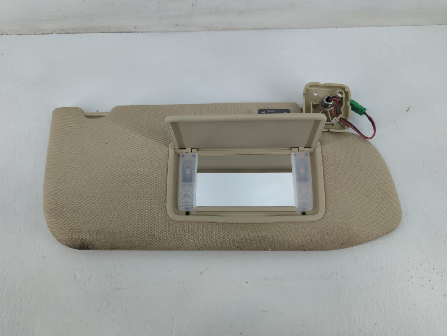 2013-2019 Lincoln Mkt Sun Visor Shade Replacement Passenger Right Mirror Fits OEM Used Auto Parts - Oemusedautoparts1.com