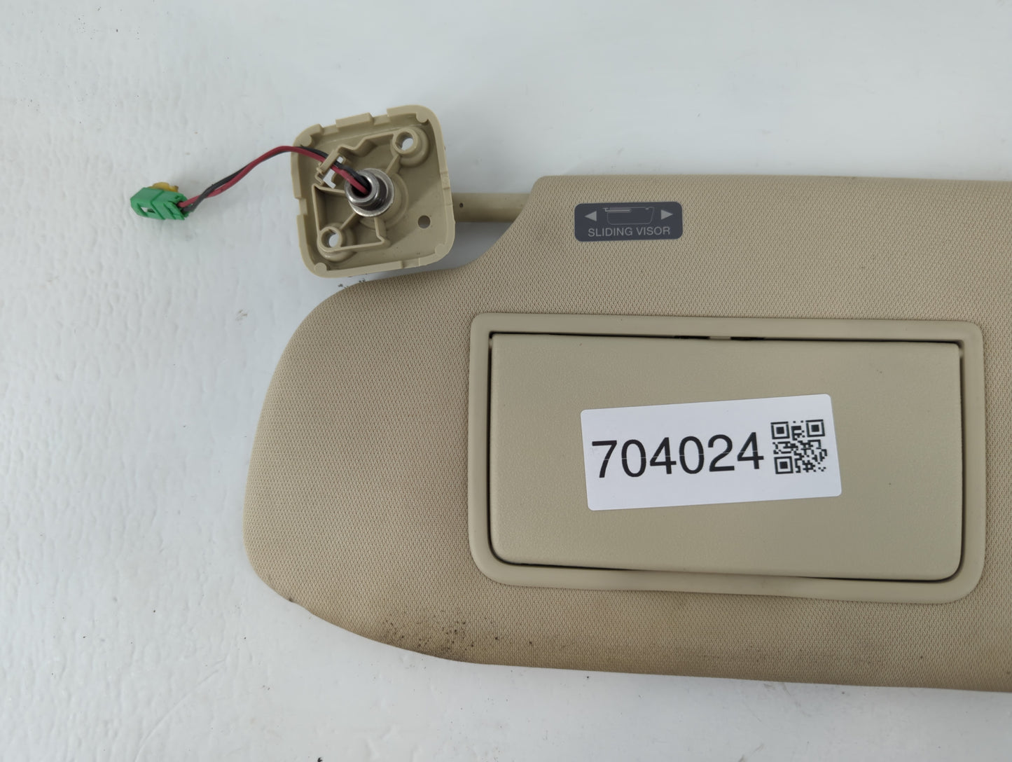 2013-2019 Lincoln Mkt Sun Visor Shade Replacement Driver Left Mirror Fits Fits 2010 2011 2012 2013 2014 2015 2016 2017 2018 2019 OEM Used Auto Parts - Oemusedautoparts1.com