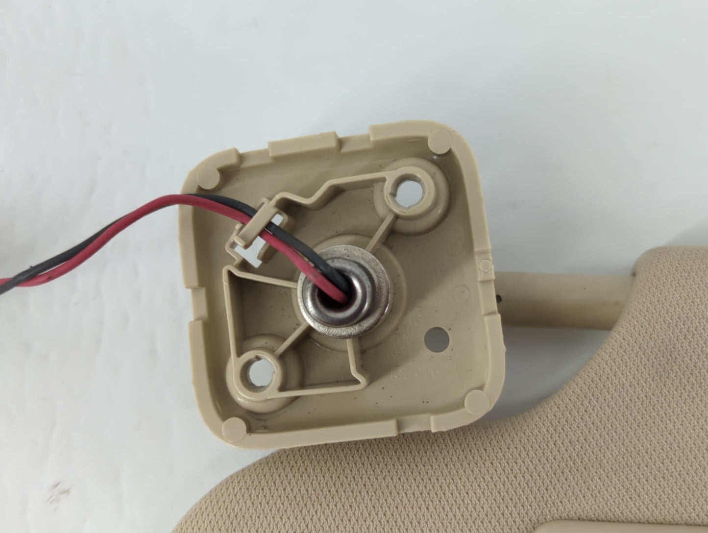 2013-2019 Lincoln Mkt Sun Visor Shade Replacement Driver Left Mirror Fits Fits 2010 2011 2012 2013 2014 2015 2016 2017 2018 2019 OEM Used Auto Parts - Oemusedautoparts1.com