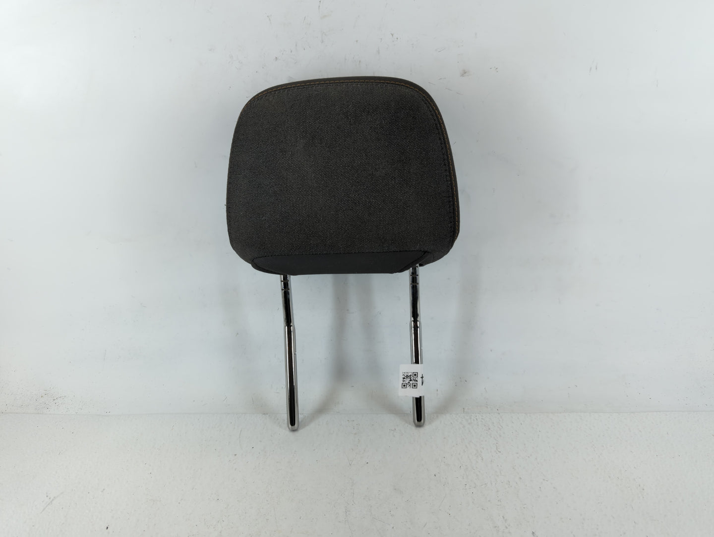 2018-2022 Chevrolet Equinox Headrest Head Rest Front Driver Passenger Seat Fits Fits 2018 2019 2020 2021 2022 OEM Used Auto Parts - Oemusedautoparts1.com