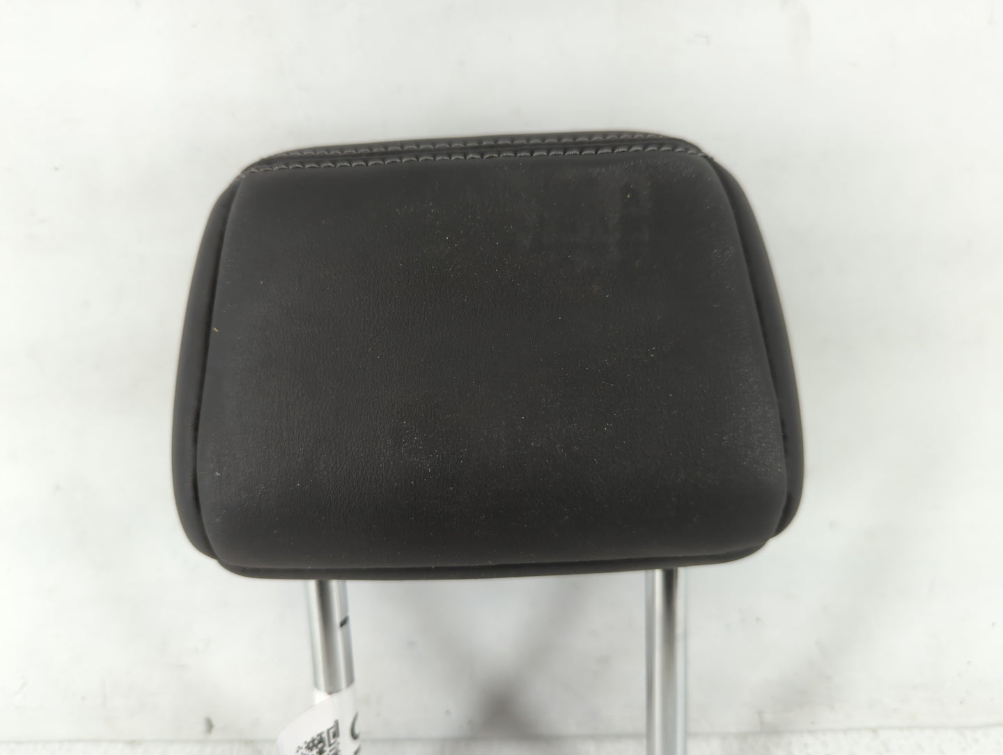 2019-2020 Infiniti Q50 Headrest Head Rest Rear Center Seat Fits Fits 2019 2020 OEM Used Auto Parts - Oemusedautoparts1.com