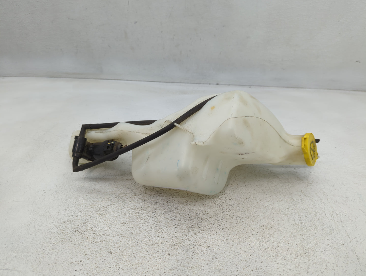 Jeep Compass Windshield Washer Fluid Reservoir Bottle Oem - Oemusedautoparts1.com