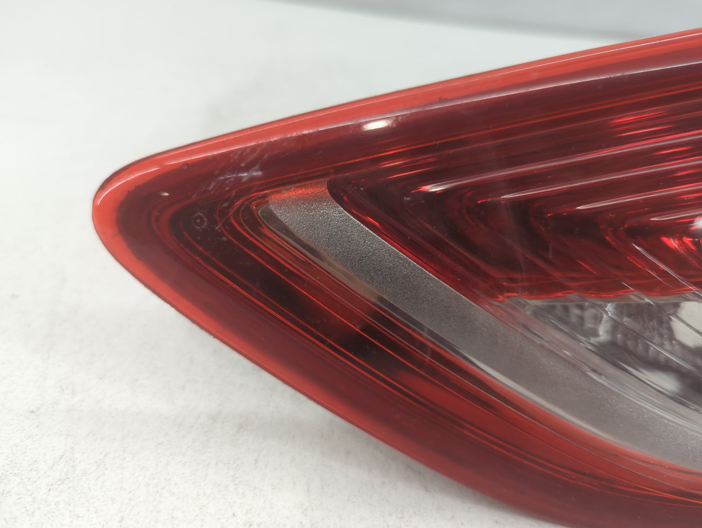 2013-2016 Ford Escape Tail Light Assembly Passenger Right OEM P/N:VPCJ5X-15515-A Fits Fits 2013 2014 2015 2016 OEM Used Auto Parts - Oemusedautoparts1.com
