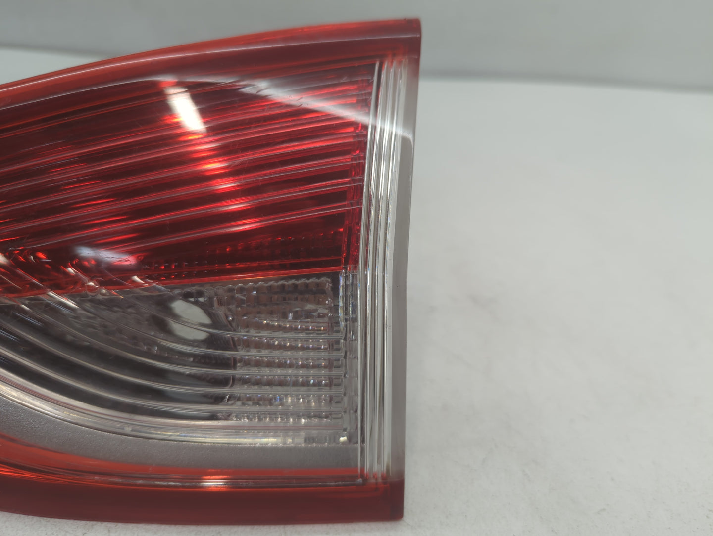 2013-2016 Ford Escape Tail Light Assembly Passenger Right OEM P/N:VPCJ5X-15515-A Fits Fits 2013 2014 2015 2016 OEM Used Auto Parts - Oemusedautoparts1.com