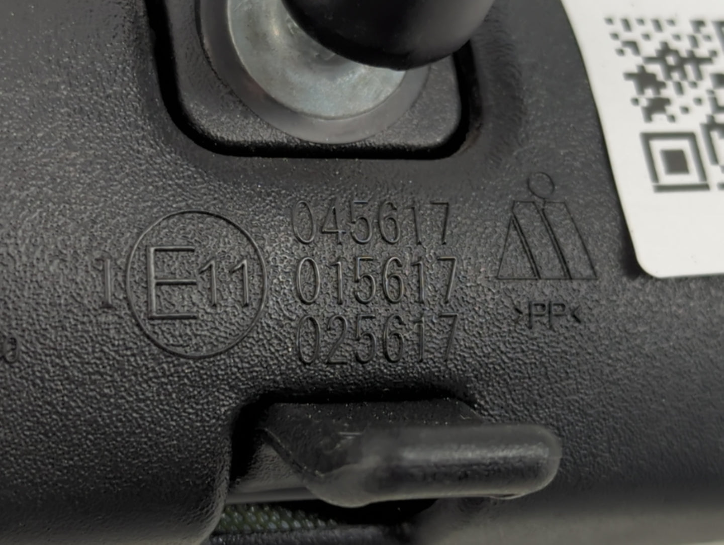 2017-2019 Ford Escape Interior Rear View Mirror Replacement OEM P/N:E11025617 E11015617 Fits Fits 2015 2016 2017 2018 2019 OEM Used Auto Parts - Oemusedautoparts1.com