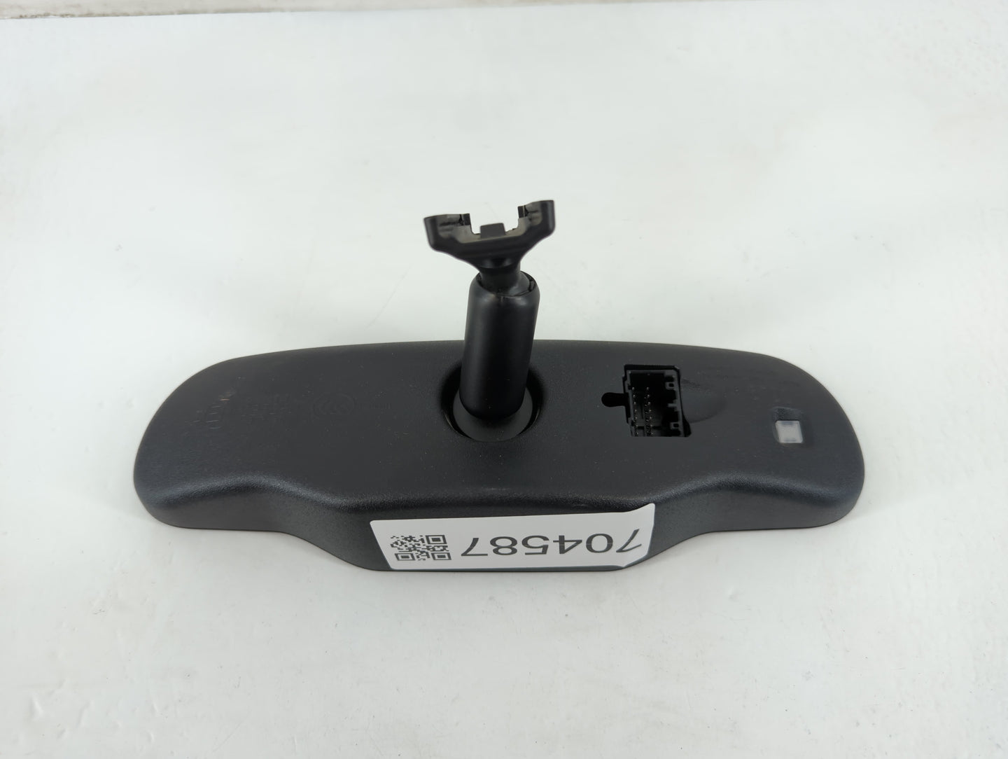 2009-2012 Buick Enclave Interior Rear View Mirror Replacement OEM P/N:E11025898 Fits Fits 2009 2010 2011 2012 2013 2014 OEM Used Auto Parts - Oemusedautoparts1.com