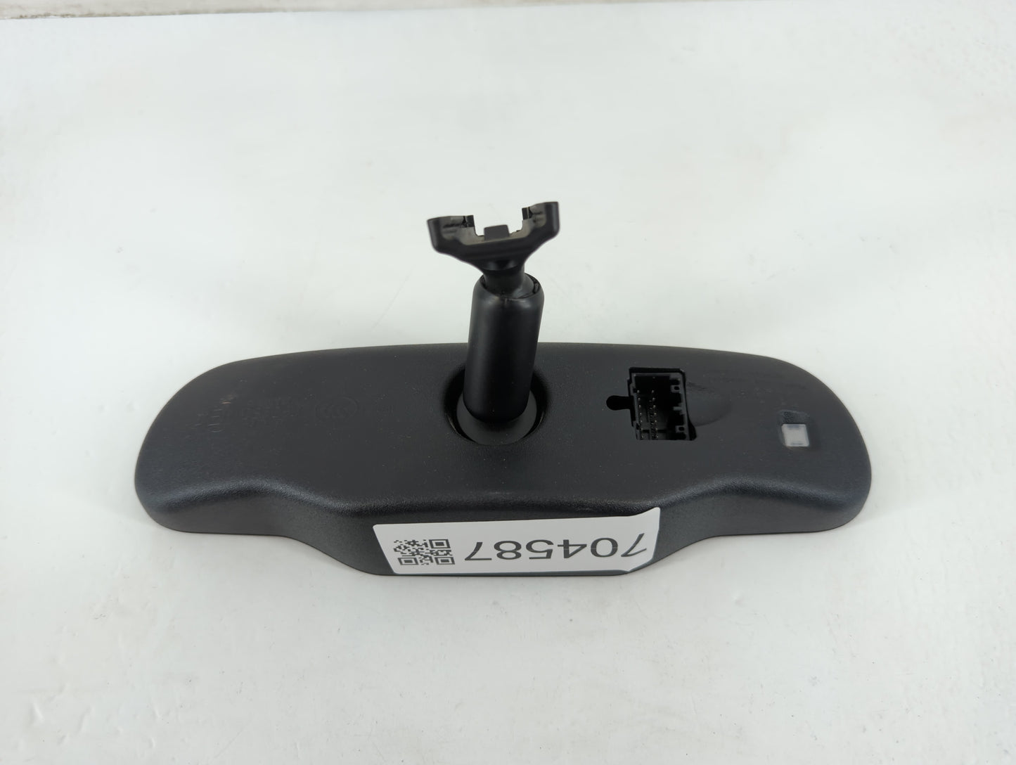 2009-2012 Buick Enclave Interior Rear View Mirror Replacement OEM P/N:E11025898 Fits Fits 2009 2010 2011 2012 2013 2014 OEM Used Auto Parts - Oemusedautoparts1.com