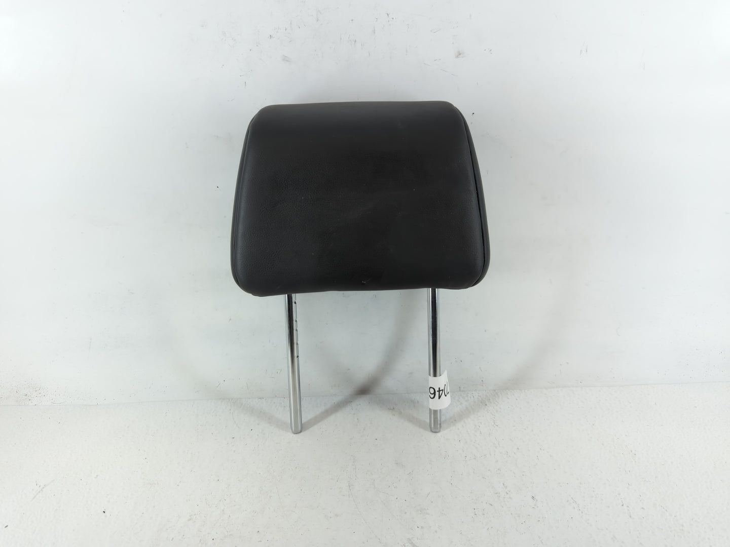 2010-2013 Nissan Rogue Headrest Head Rest Front Driver Passenger Seat Fits Fits 2010 2011 2012 2013 OEM Used Auto Parts - Oemusedautoparts1.com