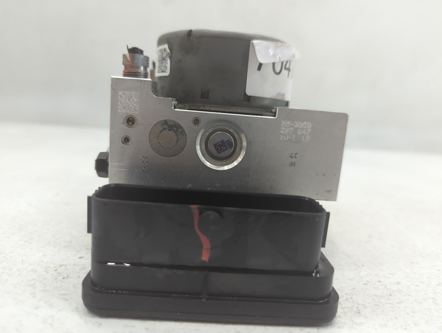 2018 Jeep Compass ABS Pump Control Module Replacement P/N:P04726567AH Fits OEM Used Auto Parts - Oemusedautoparts1.com