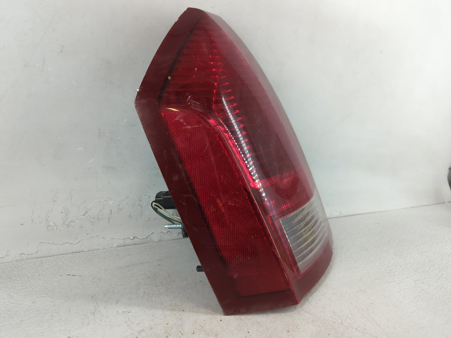 2005-2007 Chrysler 300 Tail Light Assembly Driver Left OEM P/N:58622-E Fits Fits 2005 2006 2007 OEM Used Auto Parts - Oemusedautoparts1.com