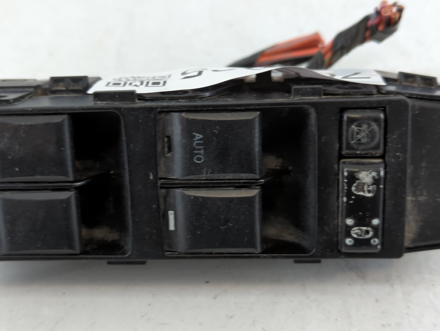 2005-2010 Chrysler 300 Master Power Window Switch Replacement Driver Side Left P/N:0547B 04602780AA Fits OEM Used Auto Parts - Oemusedautoparts1.com