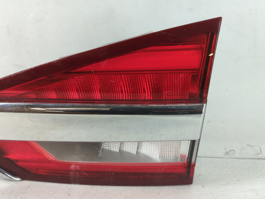 2019-2020 Ford Fusion Tail Light Assembly Passenger Right OEM P/N:KS73-13A602-AD F00HTF408407 Fits Fits 2019 2020 OEM Used Auto Parts