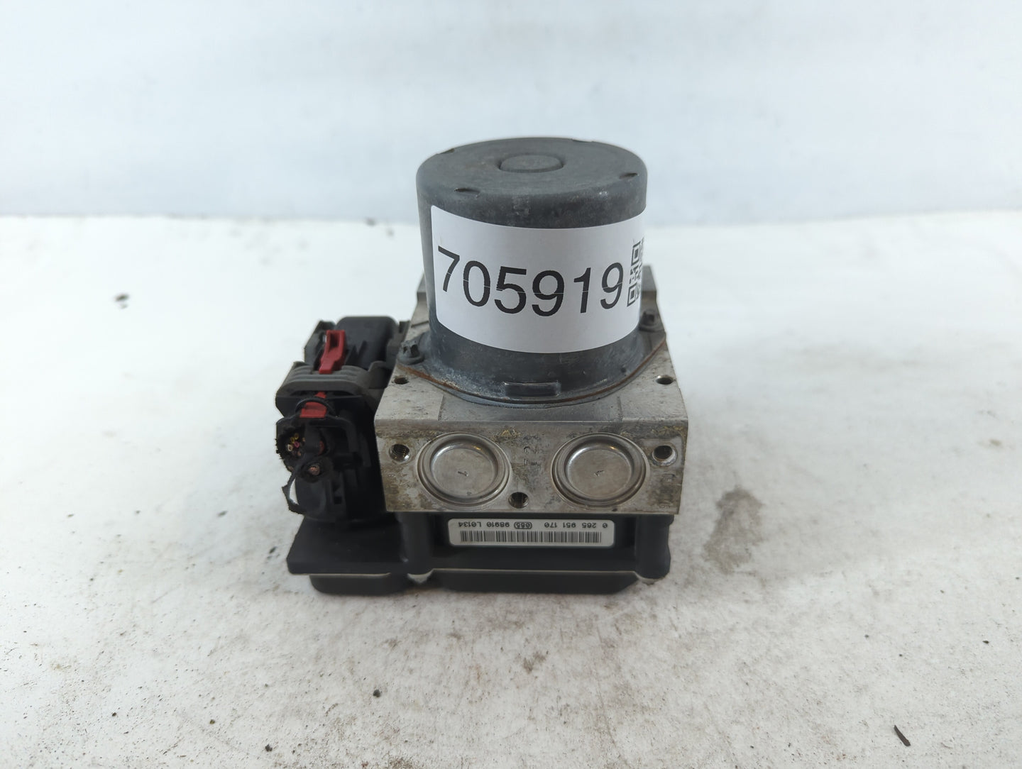 2010-2012 Audi A5 ABS Pump Control Module Replacement P/N:8K0 614 517FL Fits Fits 2010 2011 2012 OEM Used Auto Parts - Oemusedautoparts1.com