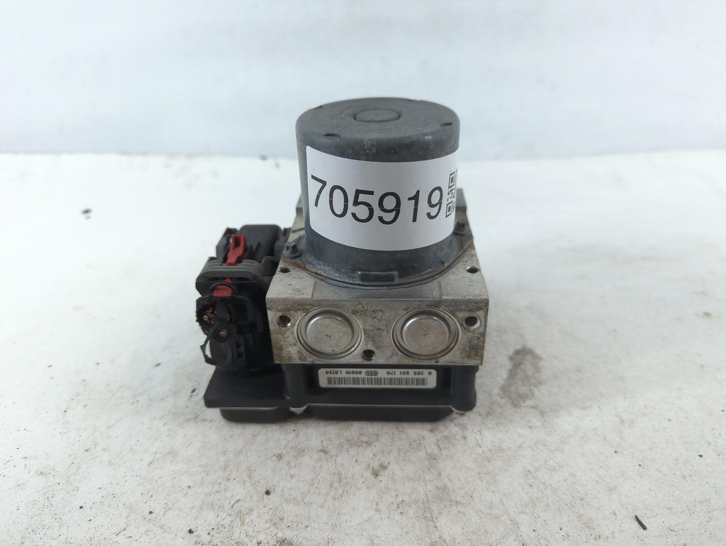 2010-2012 Audi A5 ABS Pump Control Module Replacement P/N:8K0 614 517FL Fits Fits 2010 2011 2012 OEM Used Auto Parts - Oemusedautoparts1.com