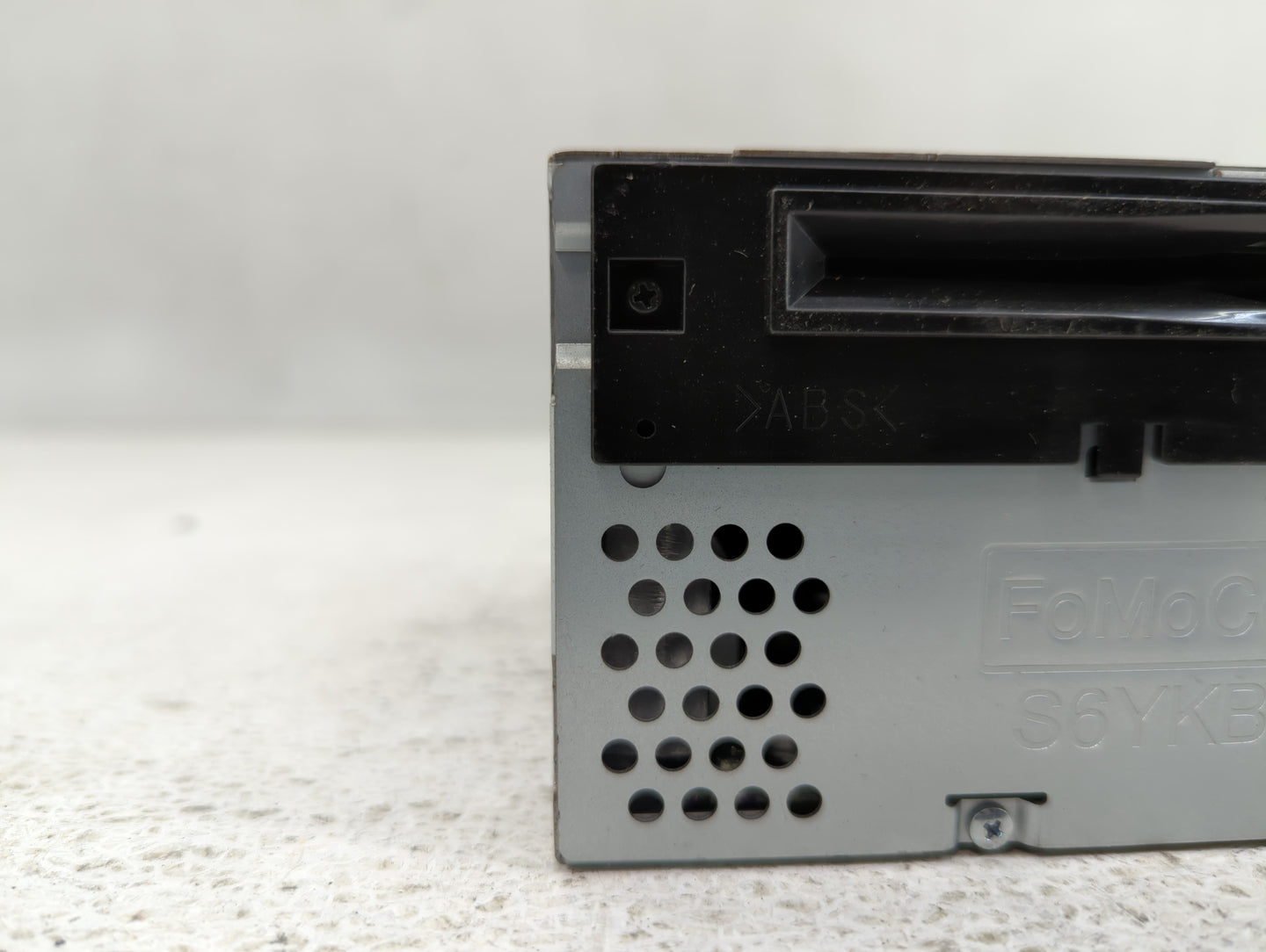 2013 Ford Explorer Radio AM FM Cd Player Receiver Replacement P/N:DB5T-19C107-GC Fits OEM Used Auto Parts - Oemusedautoparts1.com