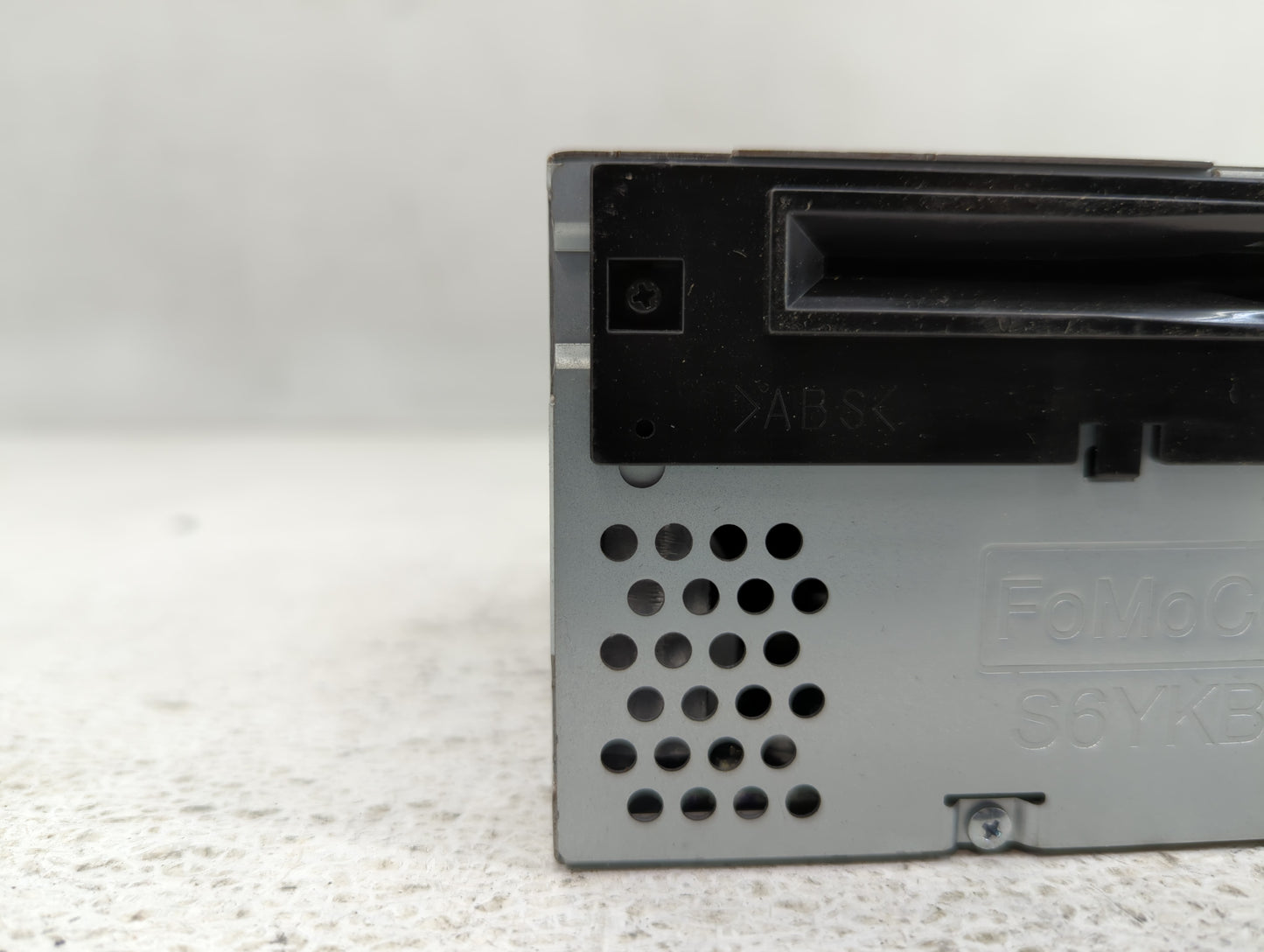 2013 Ford Explorer Radio AM FM Cd Player Receiver Replacement P/N:DB5T-19C107-GC Fits OEM Used Auto Parts - Oemusedautoparts1.com