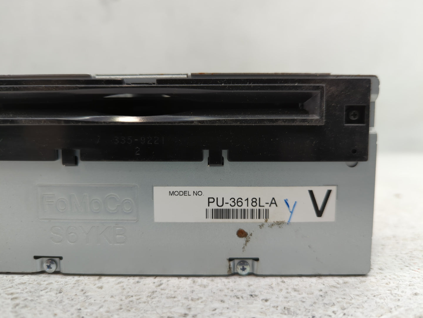 2013 Ford Explorer Radio AM FM Cd Player Receiver Replacement P/N:DB5T-19C107-GC Fits OEM Used Auto Parts - Oemusedautoparts1.com