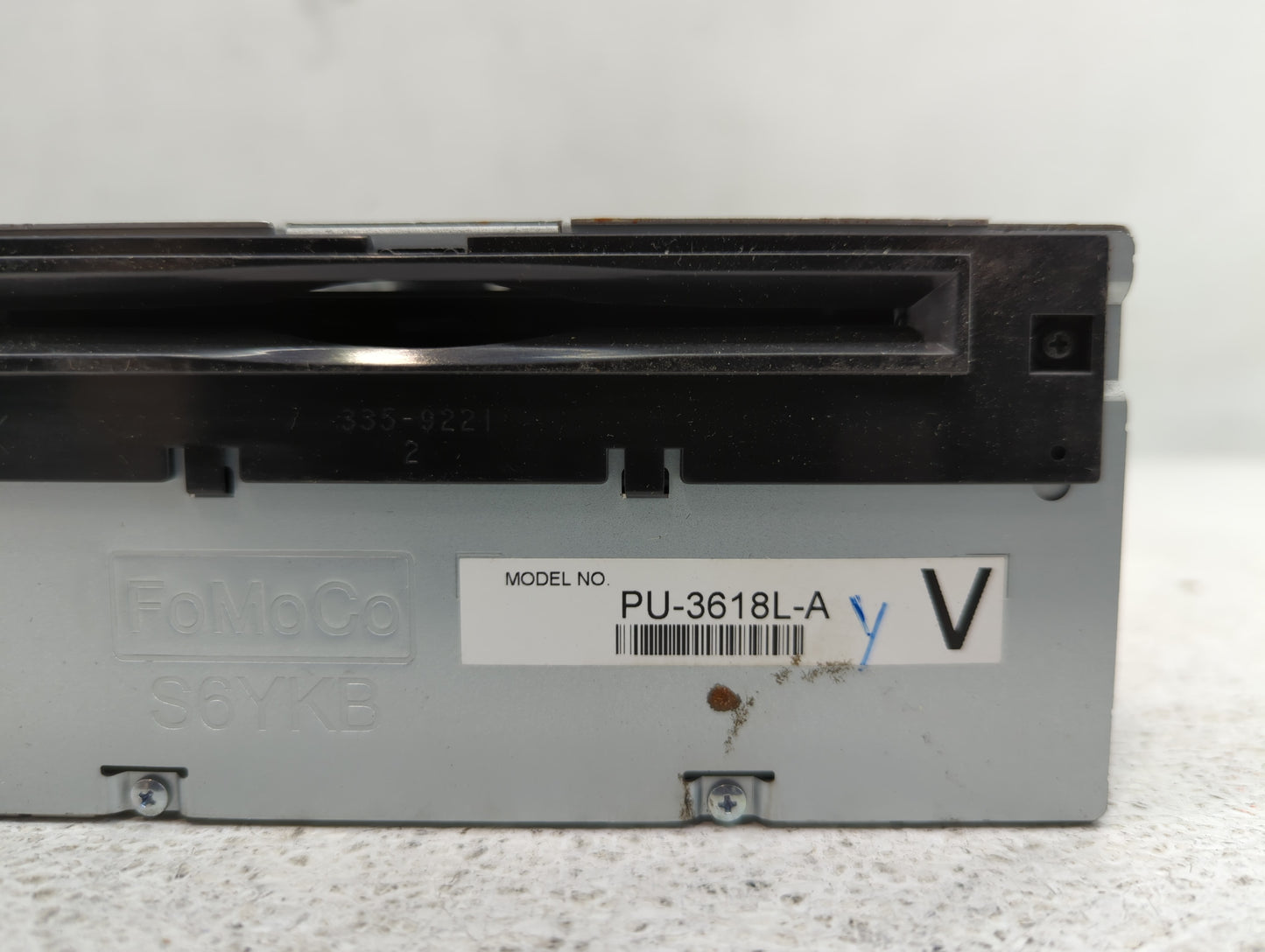 2013 Ford Explorer Radio AM FM Cd Player Receiver Replacement P/N:DB5T-19C107-GC Fits OEM Used Auto Parts - Oemusedautoparts1.com